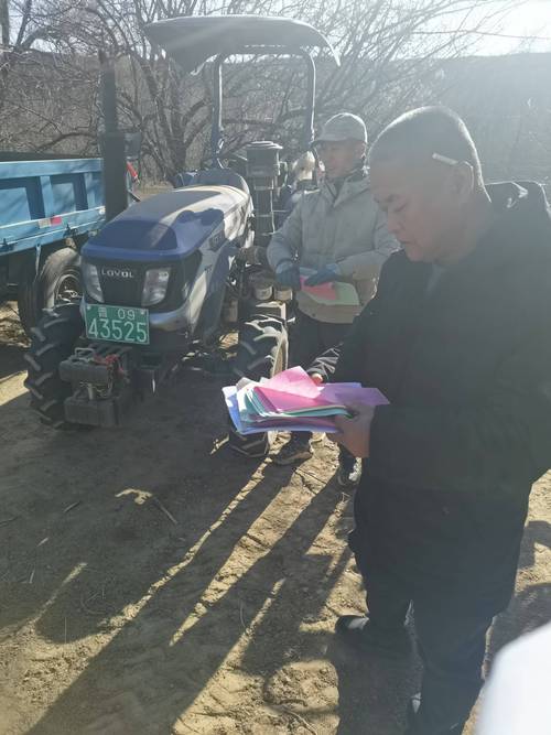 河南农民用拖拉机种出二维码图案 