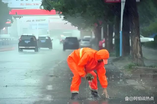 "台风天逆行！厦大师生72小时守护古村落实录"