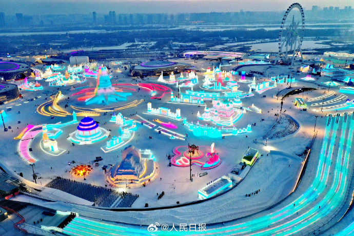 哈尔滨冰雪大世界提前开放，设计师：今冬雪量创纪录