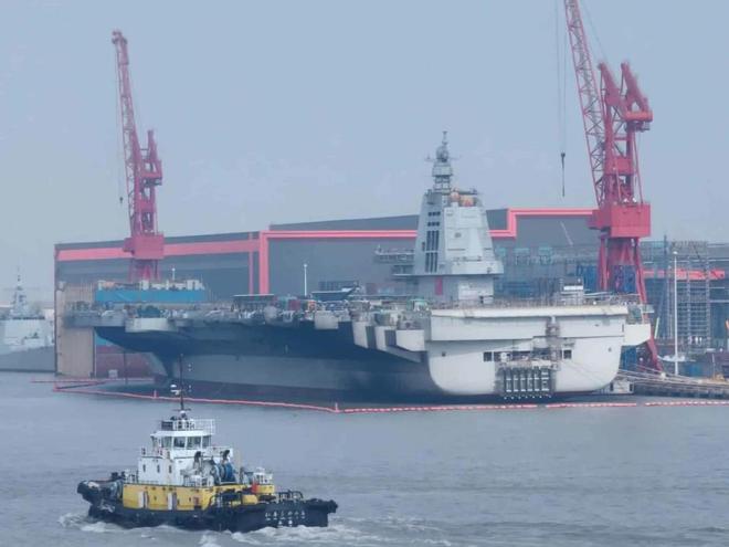 我国第四艘航空母舰“福建舰”完成首次海试，电磁弹射技术获突破