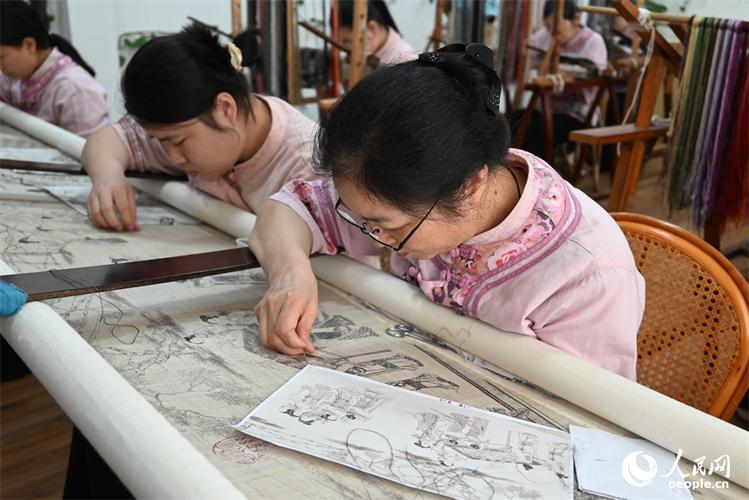 非遗文化进校园，传统技艺焕发新生